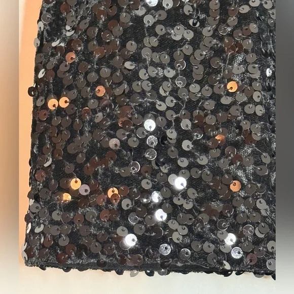 GAP Kids size small (6-7) black sequin top. - Picture 4 of 10